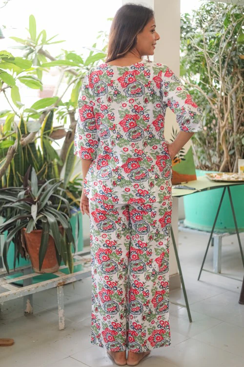 Sootisyahi 'Floral Oasis' Handblock Printed Pure Cotton Night Suit - Image 4