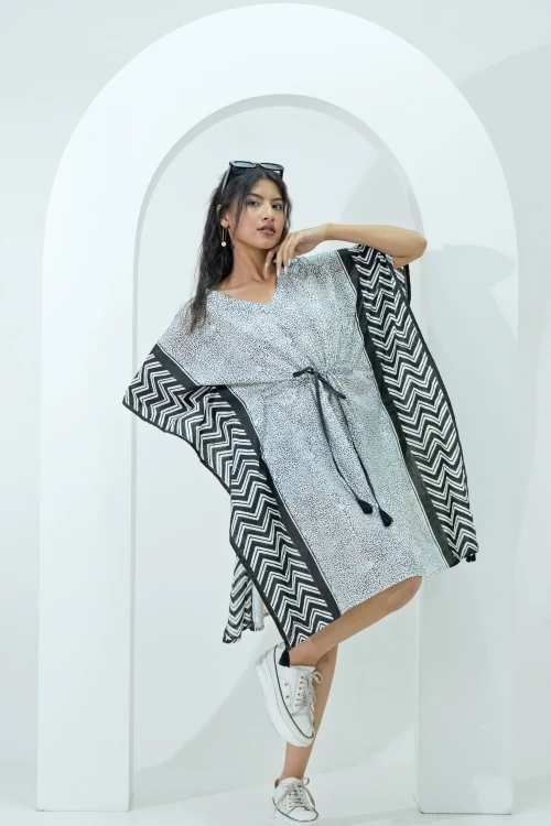 Sooti Syahi Sprinkles Hand Block Printed Kaftan - Image 5