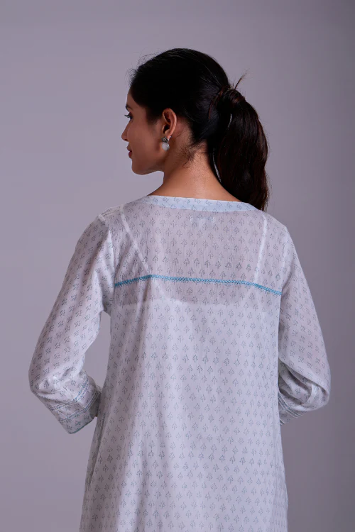 Rangsutra Suhani White A-Line Cotton Kurta With Applique - Image 5