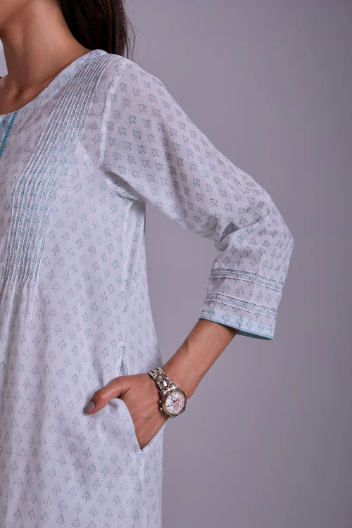 Rangsutra Suhani White A-Line Cotton Kurta With Applique - Image 6