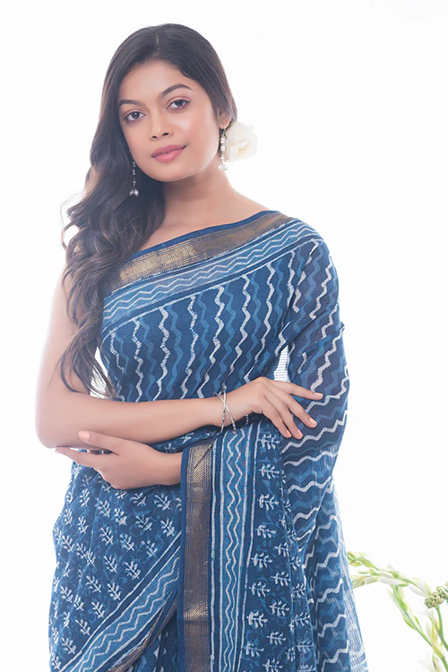 TICH Summer Moods. Dabu Block Printed Maheshwari Saree - Blue Flora & Waves - Image 4