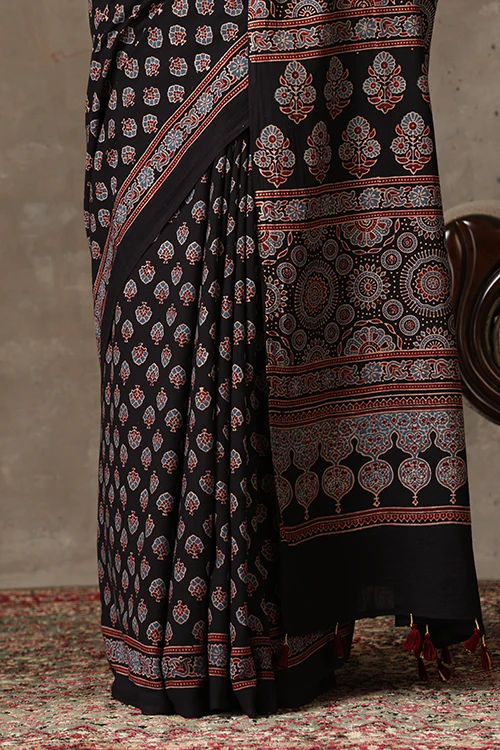 TENAARO Ajrakh Hand Block Printed Mul Cotton Saree - Image 2