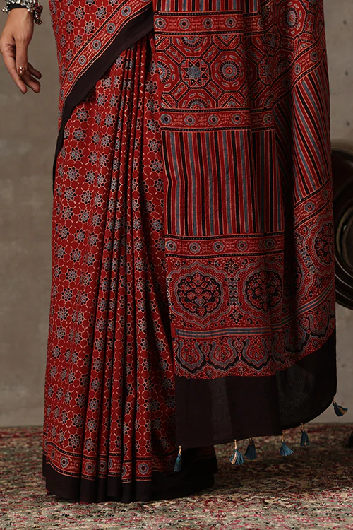 TENAARO Ajrakh Hand Block Printed Mul Cotton Saree - Image 2