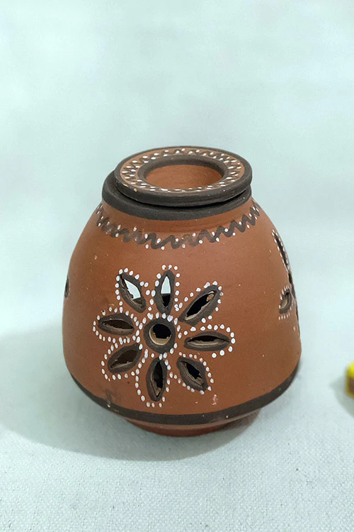 Terracotta by Sachii "
Kutch Painted Pottery Diffuser Lamp Unglazed" - Image 5