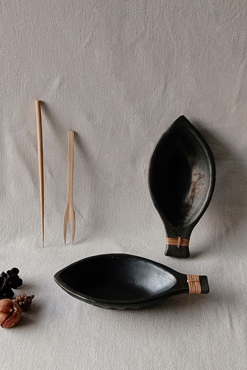 Terracotta by Sachii Longpi Black Pottery Boat-shaped Serving Bowl