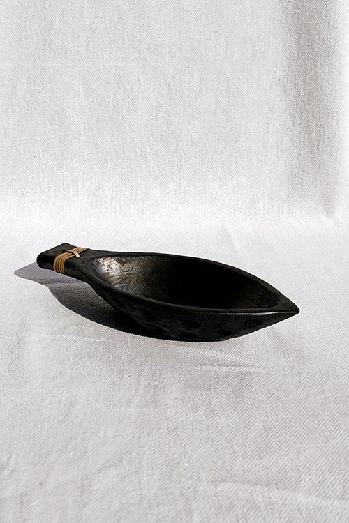 Terracotta by Sachii Longpi Black Pottery Boat-shaped Serving Bowl - Image 10