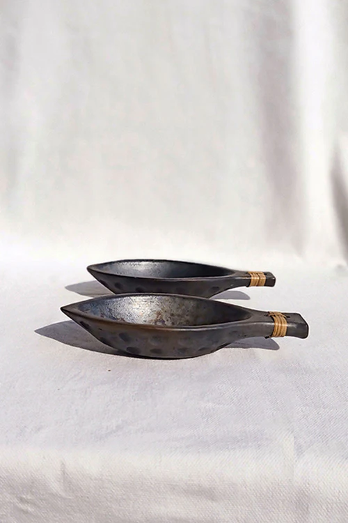 Terracotta by Sachii Longpi Black Pottery Boat-shaped Serving Bowl - Image 6