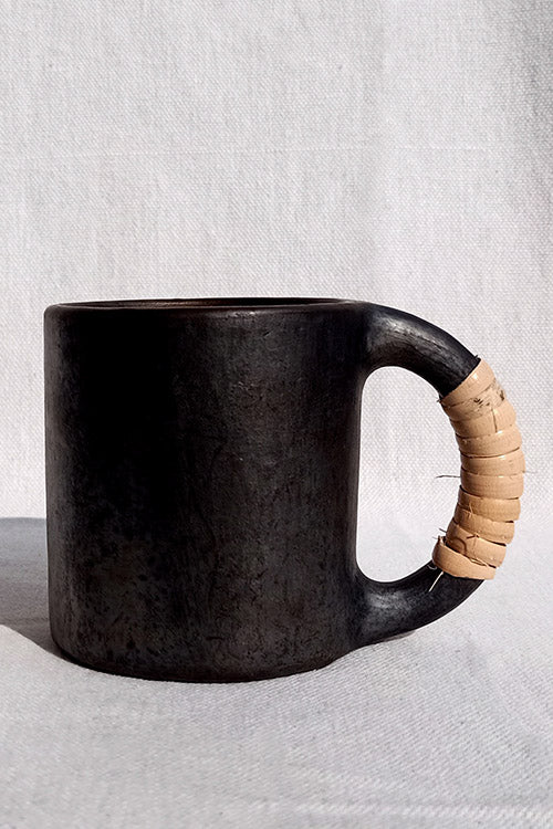 Terracotta by Sachii Longpi Black Pottery Coffee Mug Large - Image 3