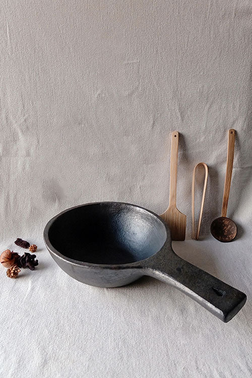 Terracotta by Sachii Longpi Black Pottery Deep Frying Pan - Image 4