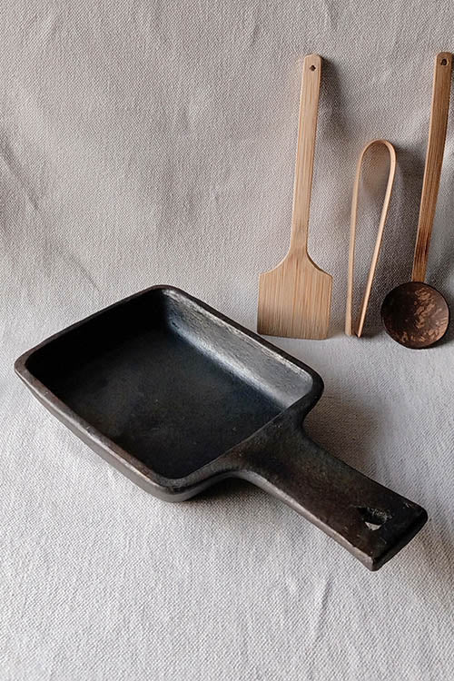 Terracotta by Sachii Longpi Black Pottery Skillet Square - Image 5