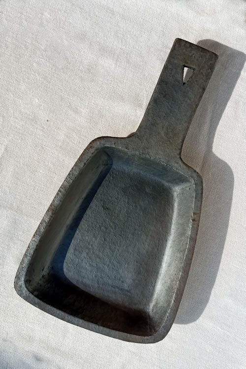 Terracotta by Sachii Longpi Black Pottery Skillet Trapezium - Image 3