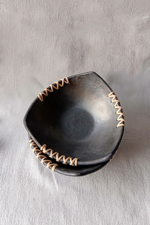 Terracotta by Sachii "Longpi Black Pottery Triangular Serving Bowls Set of 2" - Image 2
