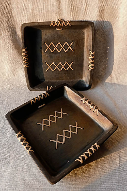 Terracotta by Sachii Longpi Black Pottery Wall Plate - Image 5