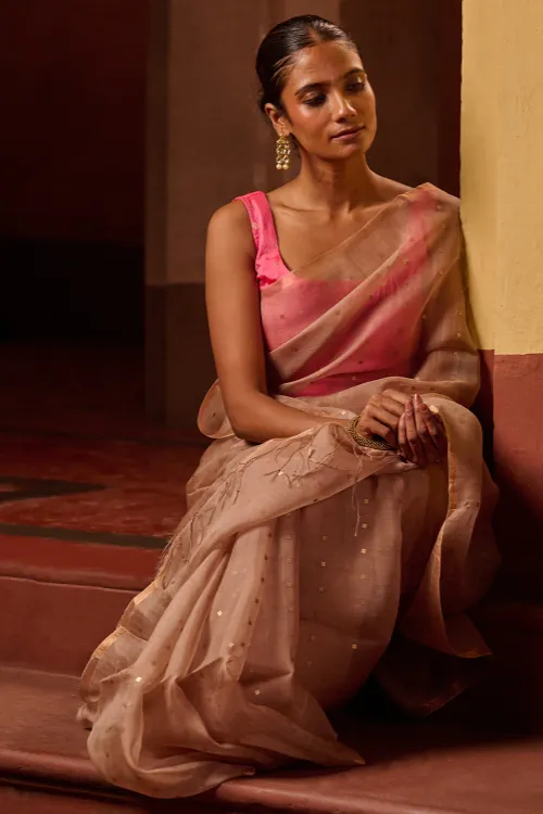 The ICH Bengal Elegance. Handwoven Sequinned Resham Silk Saree - Greyish Beige - Image 6