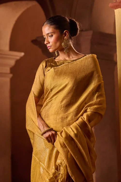 The ICH Bengal Elegance. Handwoven Tissue & Linen Saree - Ochre Gold - Image 2