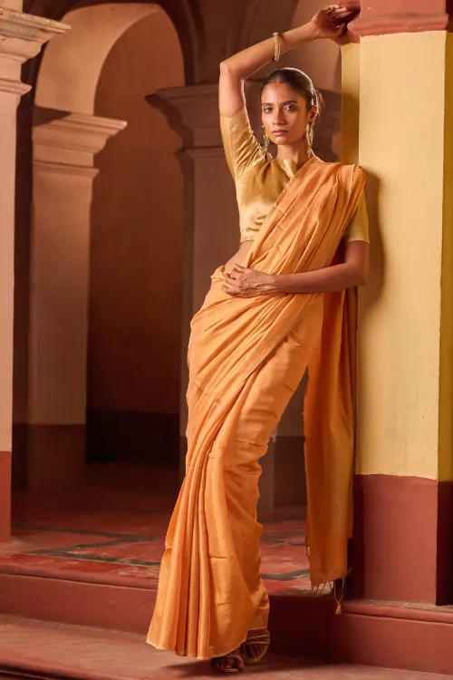 The ICH Bengal Elegance. Handwoven Tissue & Linen Saree - Peach Champagne - Image 3