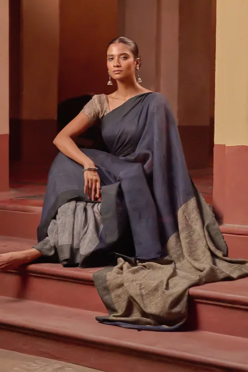 The ICH Bengal Vibes. Elegant Handwoven Patli Linen Saree - Midnight Ash - Image 5