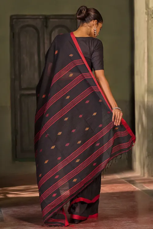 The ICH Bengal Vibes. Handwoven Jamdani Soft Mul Cotton Saree - Black And Red - Image 3
