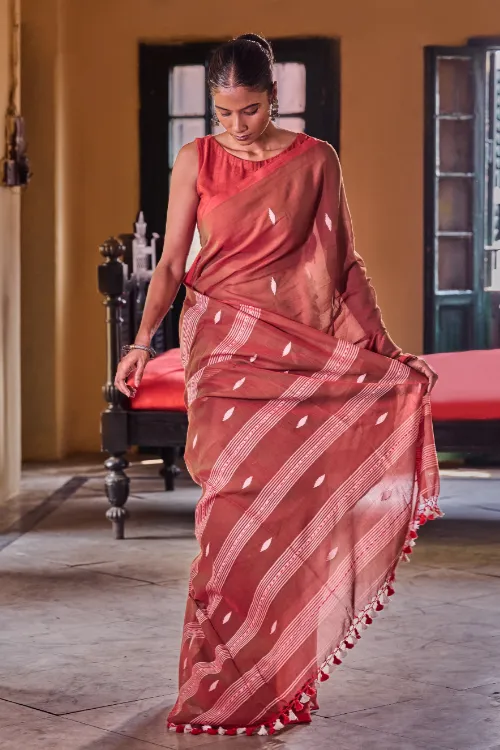 The ICH Bengal Vibes. Handwoven Jamdani Soft Mul Cotton Saree - Coral Red - Image 3