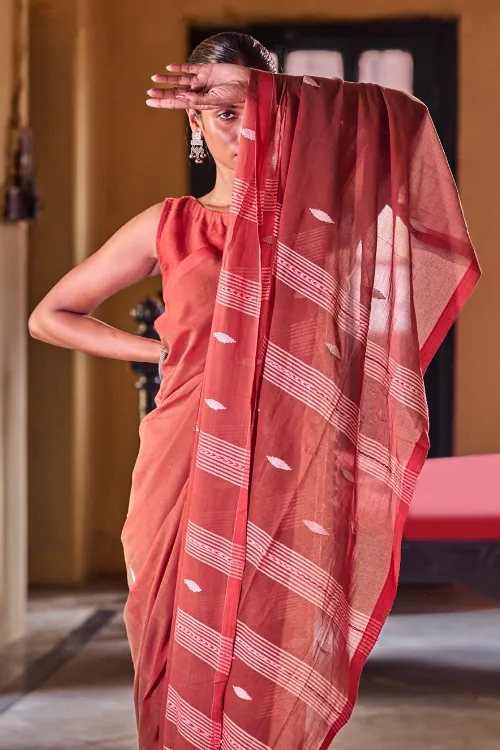 The ICH Bengal Vibes. Handwoven Jamdani Soft Mul Cotton Saree - Coral Red - Image 5