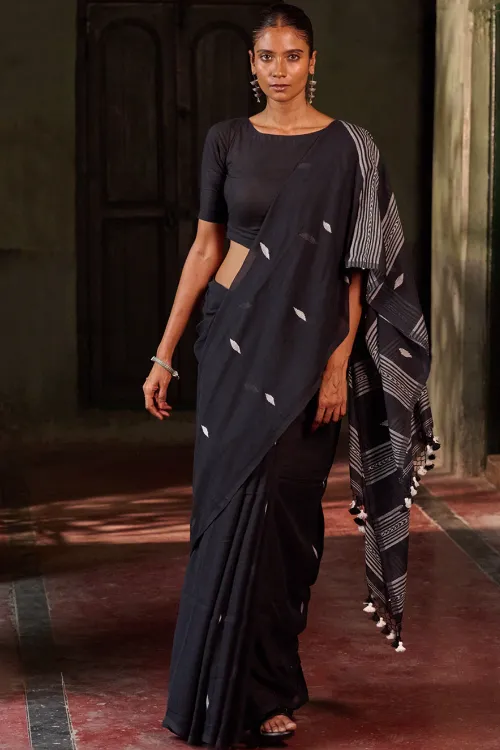 The ICH Bengal Vibes. Handwoven Jamdani Soft Mul Cotton Saree - Deep Monochrome - Image 2