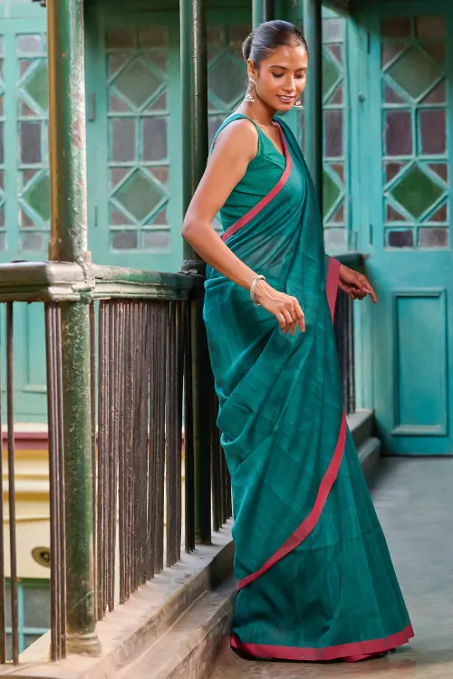 The ICH Bengal Vibes. Handwoven Jamdani Soft Mul Cotton Saree - Peacock Green - Image 4