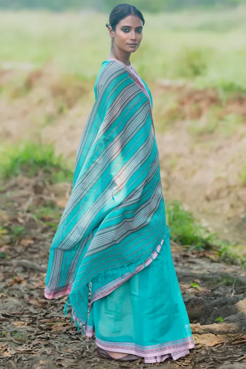 THE ICH Bengal Weaves. Handwoven Soft Cotton Saree - Lagoon Bloom - Image 5