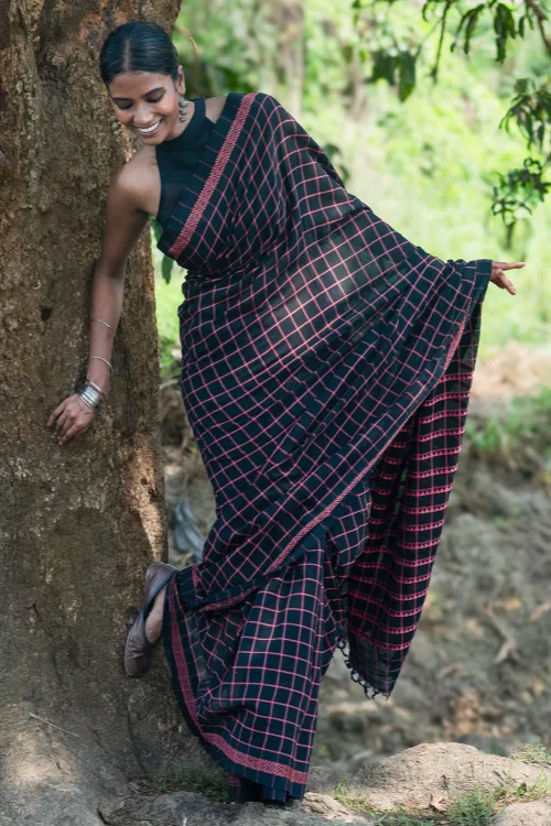 THE ICH Bengal Weaves. Handwoven Soft Cotton Saree - Rose Grid