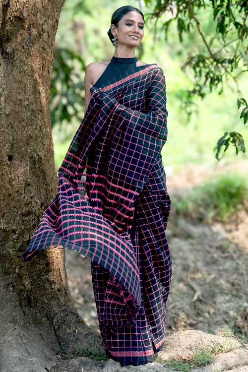THE ICH Bengal Weaves. Handwoven Soft Cotton Saree - Rose Grid - Image 5