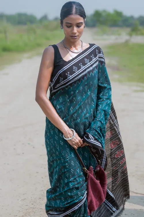 The ICH Sambalpuri Handwoven Ikat Soft Cotton Saree - Harit Tarang - Image 2