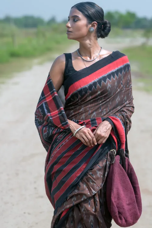 The ICH Sambalpuri Handwoven Ikat Soft Cotton Saree - Man Kasturi - Image 2