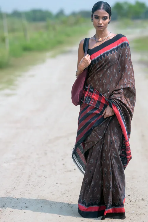 The ICH Sambalpuri Handwoven Ikat Soft Cotton Saree - Man Kasturi - Image 3