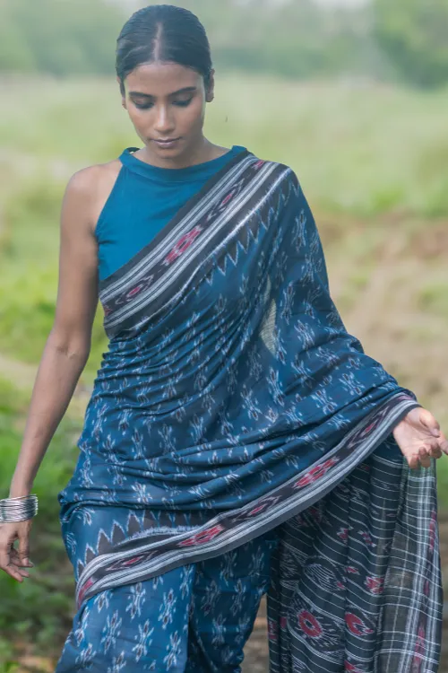 The ICH Sambalpuri Handwoven Ikat Soft Cotton Saree - Neel Nishith - Image 2