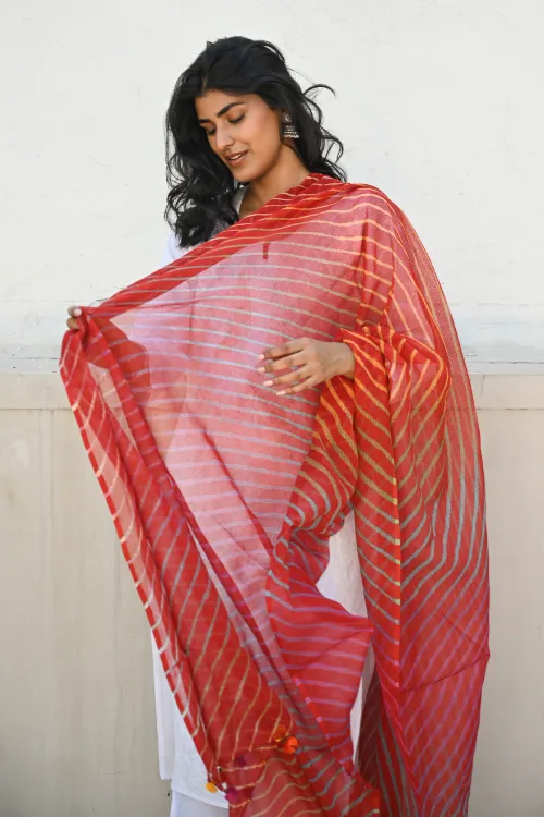 The ICH Soft Lehariya Kota Doria Cotton Dupatta - Scarlet Red - Image 4
