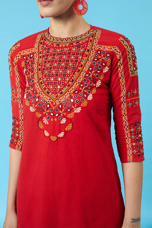 Okhai 'Thunderbird' Kutch Embroidered Kurta Pant Dupatta Set - Image 2