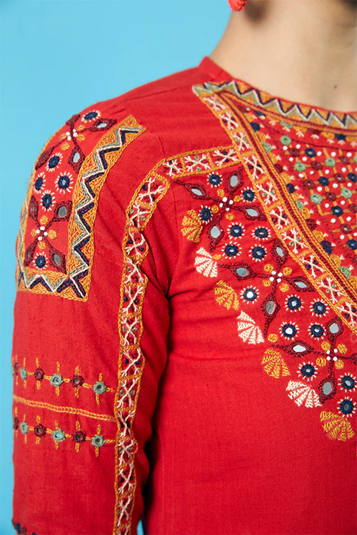 Okhai 'Thunderbird' Kutch Embroidered Kurta Pant Dupatta Set - Image 3