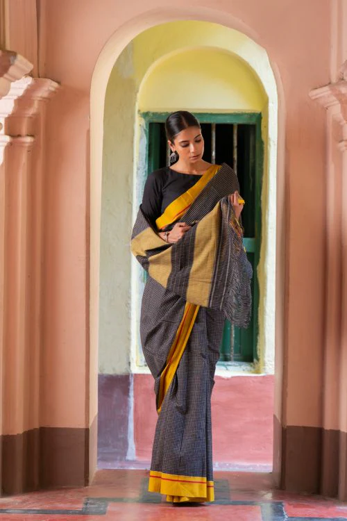 TICH Ethnic Elegance. Handwoven Pateda Aanchu Saree - Aenugudi - Image 4