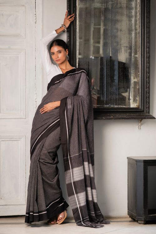 TICH Ethnic Elegance. Handwoven Pateda Aanchu Saree - Karungani - Image 3
