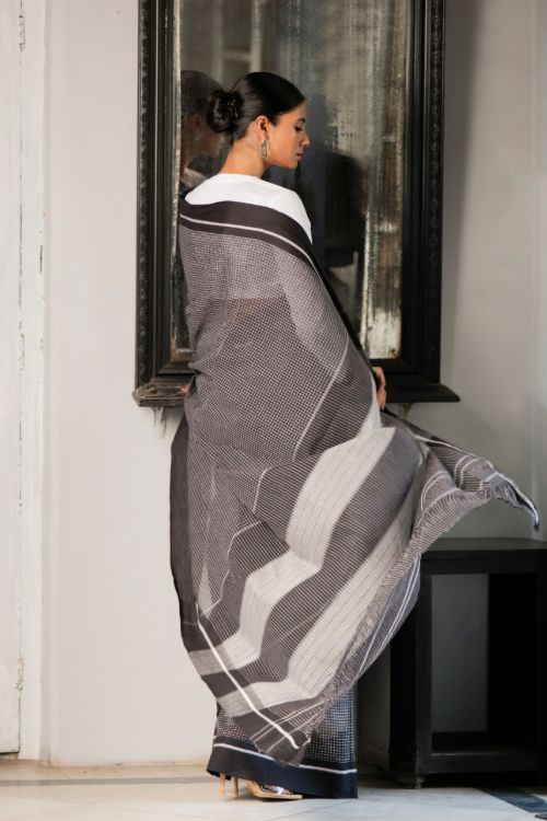 TICH Ethnic Elegance. Handwoven Pateda Aanchu Saree - Karungani - Image 6