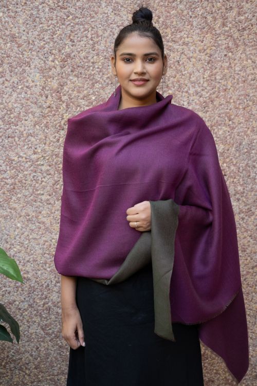 TICH Exclusive Reversible Soft Kashmiri Wool Stole - Deep Pink & Black - Image 5