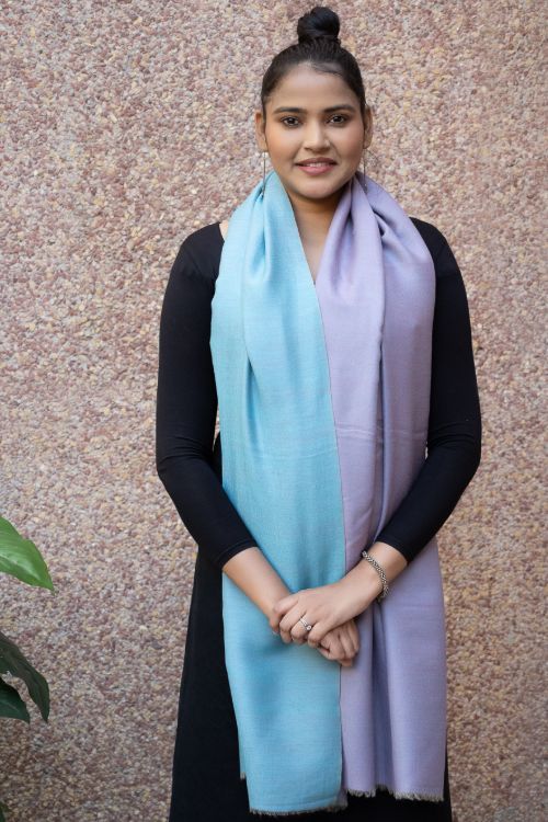 TICH Exclusive Reversible Soft Kashmiri Wool Stole - Pale Lavender & Soft Blue - Image 2