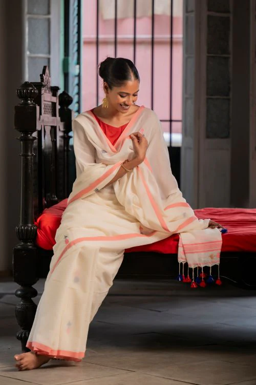 TICH Exclusive Soft Handwoven Bengal Cotton Jamdani Saree - Cream Elegance - Image 6