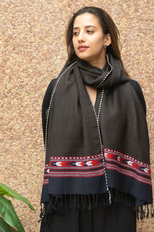 TICH Fine, Soft Himachal Wool Stole - Dark Grey Arrows - Image 5