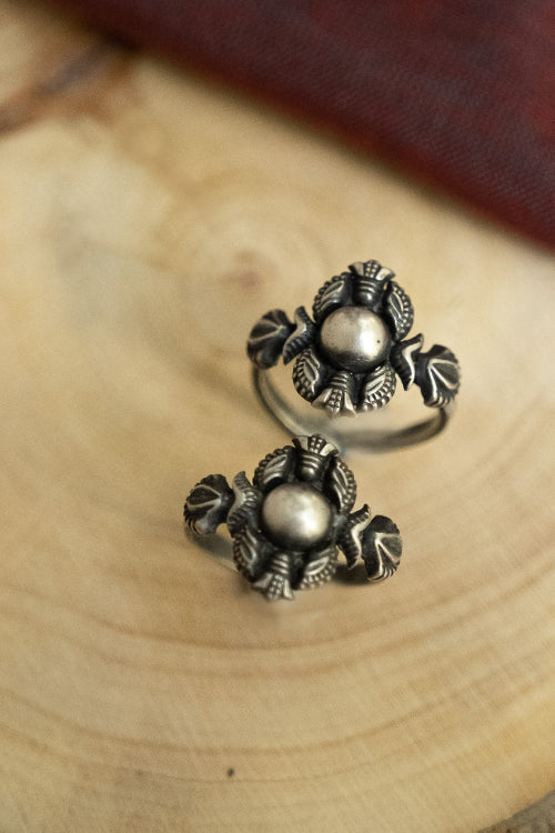 TICH Pure Silver Traditional Maharashtrian Toe Rings - Sohali (Set Of 2) - Image 2
