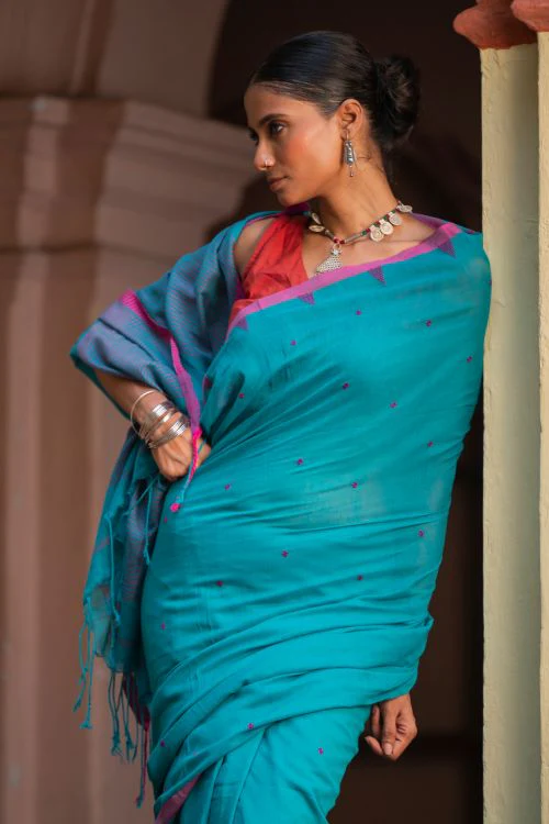 TICH Soft & Light. Handwoven Bengal Cotton Saree - Cerulean Mood - Image 2
