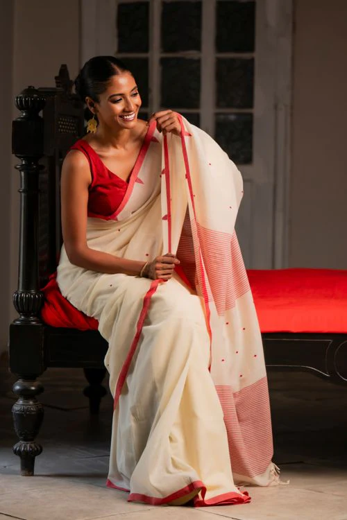 TICH Soft & Light. Handwoven Bengal Cotton Saree - Classic Hues - Image 6