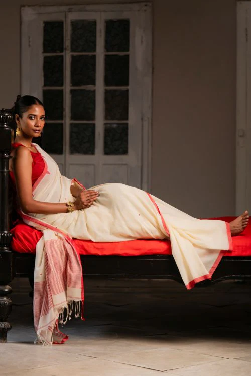 TICH Soft & Light. Handwoven Bengal Cotton Saree - Classic Hues - Image 8