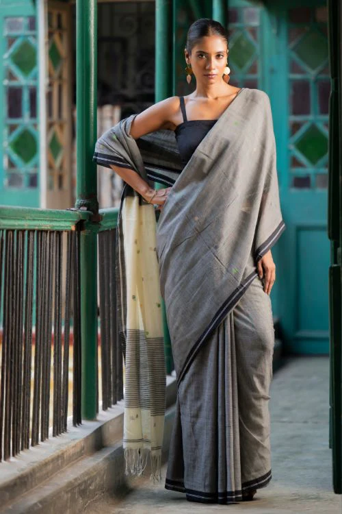 TICH Soft & Light. Handwoven Bengal Cotton Saree - Grey Elegance
