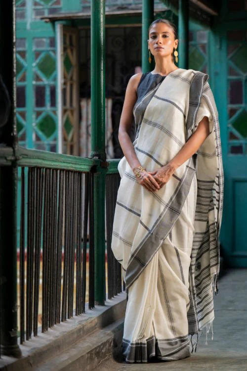TICH Soft & Light Handwoven Bengal Cotton Saree - Monochrome Moods - Image 3