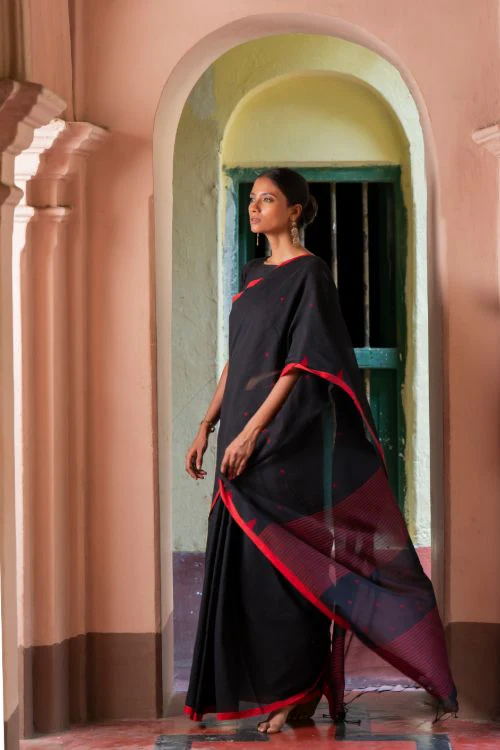 TICH Soft & Light. Handwoven Bengal Cotton Saree - Nishir Bindu - Image 3